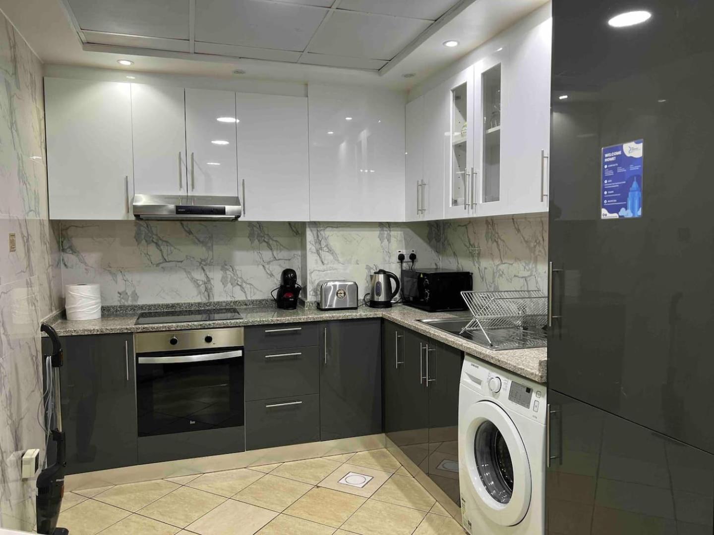 Pristine Apartment Sunrise View At 51St Dubaj Zewnętrze zdjęcie
